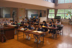 �����̗l�q