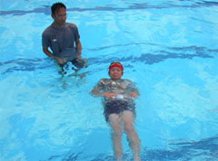 �y�b�g�{�g���ŕ��͑̌�