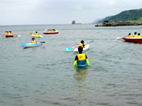 �C��ɕ����ԃJ�k�[��{�[�g����