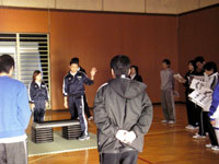 ���ۂɑ̂𓮂����Đ���