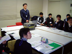 �����ɕ�������Q����