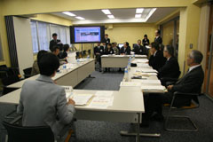 �R���̗l�q