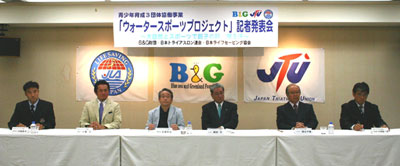 ���^����