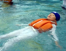 ���C�t�W���P�b�g�𒅂ċ����ɕ�����