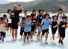 �����E�o�C�N�E�����̃~�j���[�X�ɒ���I�����j���O �X�^�[�g�̏u�Ԃł�