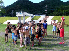 �����s���̊C�m�Z���^�[����W�܂����q�ǂ�����