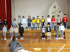 �X�e�[�W�ɗ��q�ǂ�����