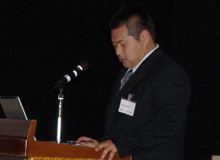 ���ӂ̃C���^�[�v���e�[�V�������C�ɎQ�����������s�Z���^�[�O�Y����