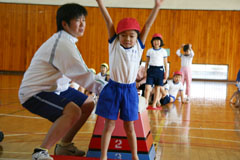 �t���A���Y���^�������̗l�q�i���є��j