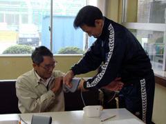 �܂��͂��߂Ɍ�������A�g�̑�����󂯂�Q����