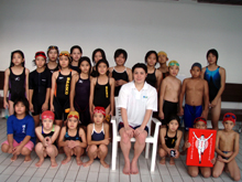 �n���̂a���f���ƂԃX�C�~���O�N���u�A����s�a���f�C�m�Z���^�[�̎q�ǂ������ƃR�[�`�̒����^�߂���@�L�O�B�e