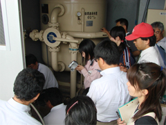 �w�Z���@��ΏۂƂ����v�[���ݔ����C��̗l�q