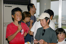 �L���L���Ɗ���P�����ĕ��������Q���҂���