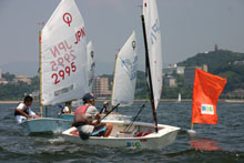 �}�[�N�^�[��