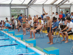 ���Ί�̐������󂯂�Q���҂���