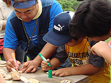 �؂̃l�[���v���[�g�ɌĂі��������܂�