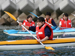 �R�������h�哇���ŏ��̑̌��𗬌^�C�w���s