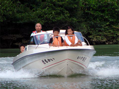 ���[�^�[�{�[�g