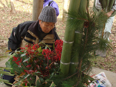 ���R ��������