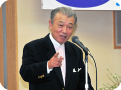 ���{���c ���� �z���