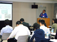 ���Ɍ��O�g�s�R��C�m�Z���^�[�@�哈 �w��