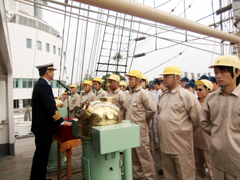 ���D���C