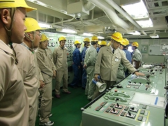 ���D���C