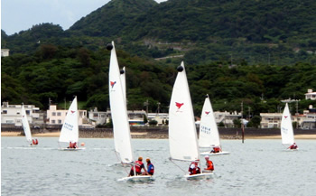 �A�N�A�E�C���X�g���N�^�[