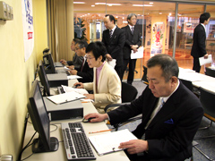 �ʐ^�F�z�[���y�[�W�̕�