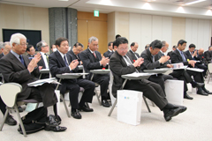 �ʐ^�F�o�Ȏ҈ꓰ�̔���ɂ���Ē񌾂�B&G�S���T�~�b�g�ւ̏o�ȂȂǂ��̑�����܂���