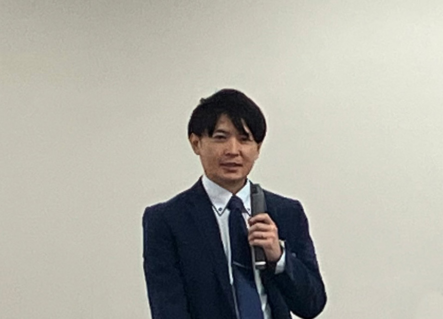 群馬県明和拠点 マネージャー　足立　崇　