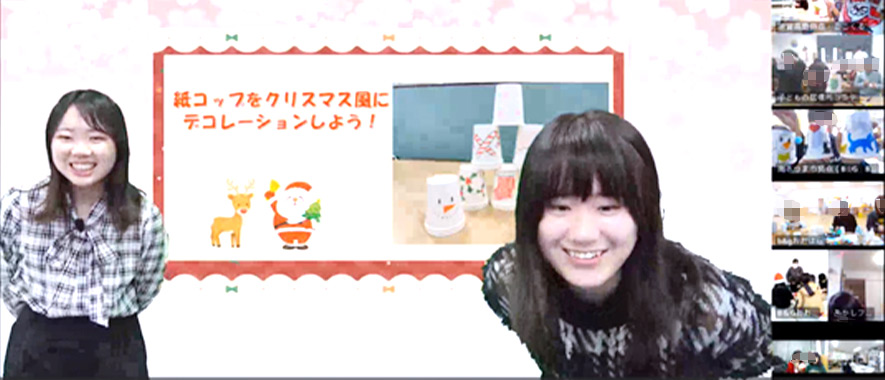 作品をカメラにアピール