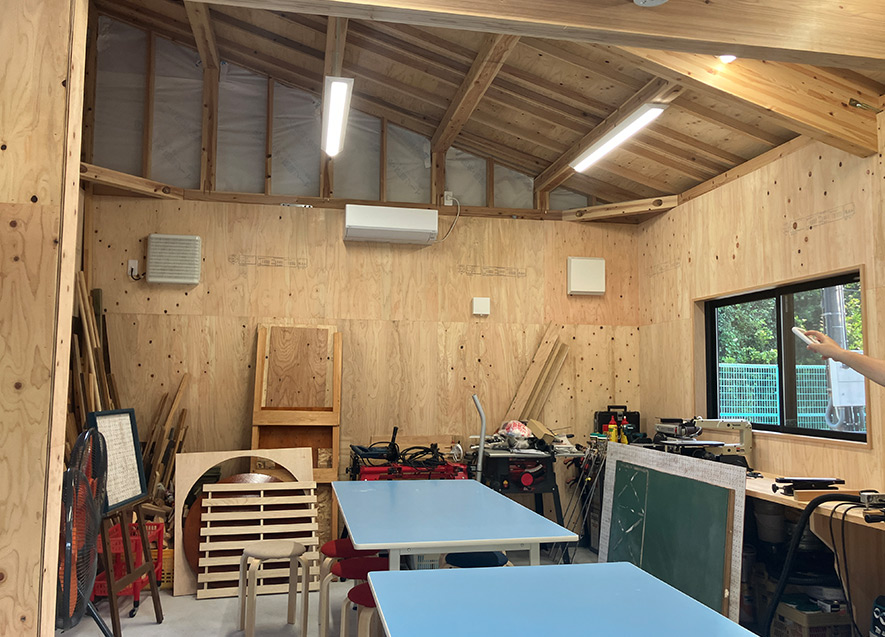 増築された工房（内観）