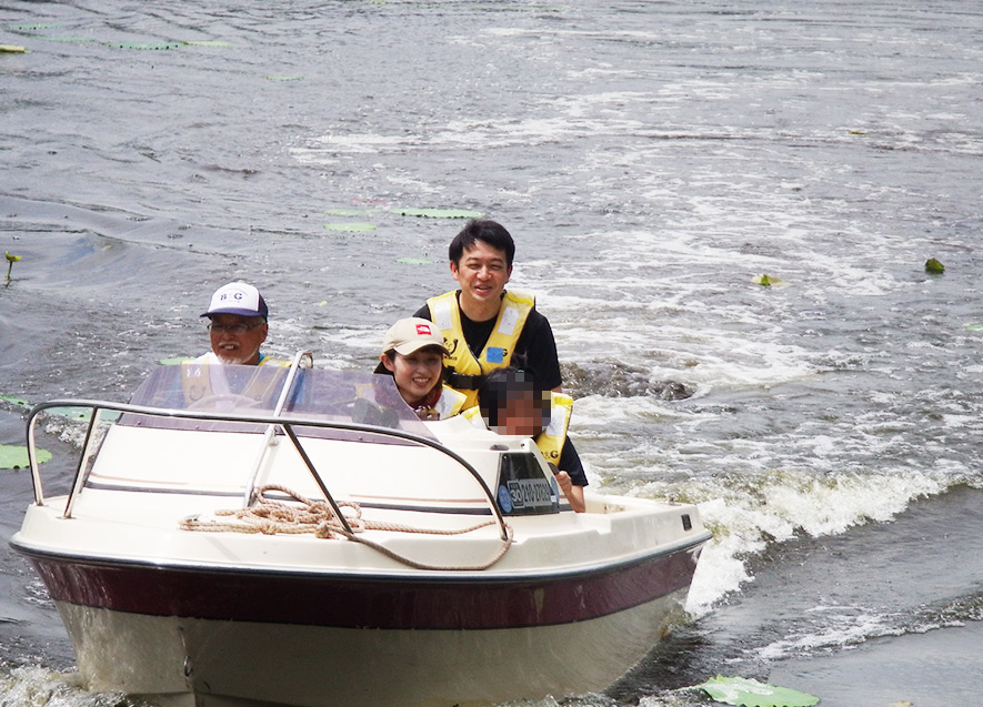 風が気持ちいい！！モーターボート乗船体験