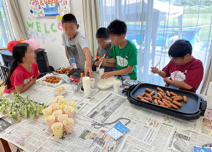 おいしそうな料理が並ぶ