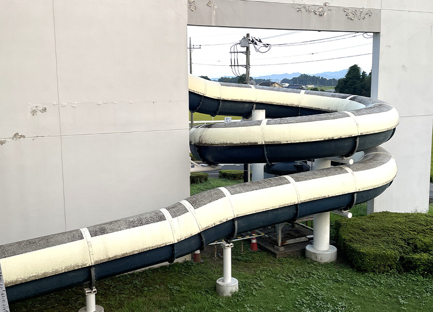 子どもたちに大人気！芳賀町海洋センターのウォータースライダー