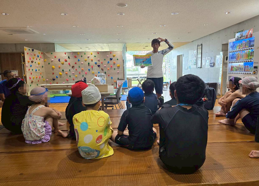 紙芝居で水辺の安全を学ぶ