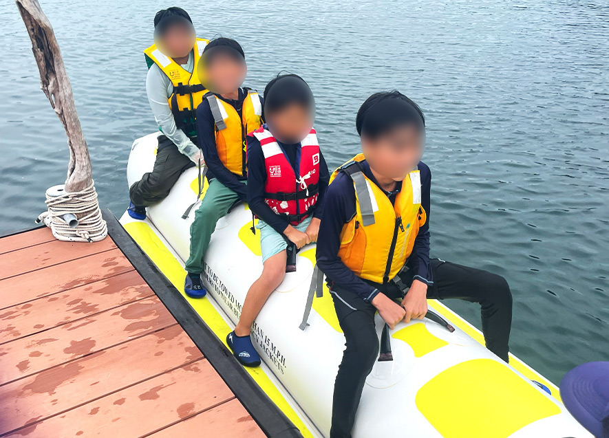 バナナボートで出発！