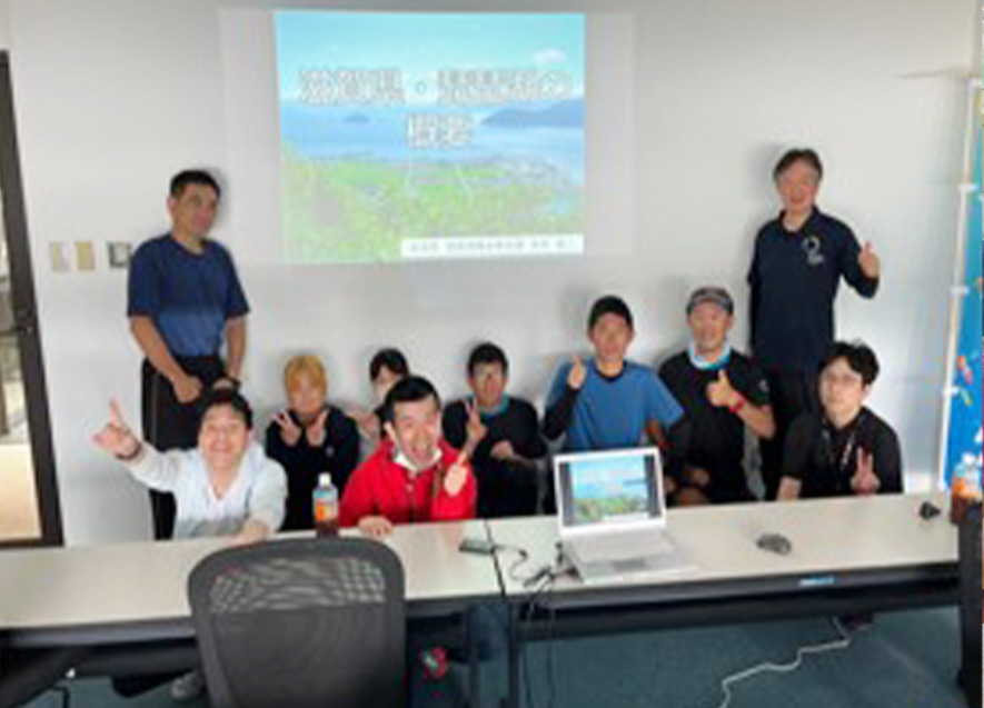 春は滋賀県庁から講師を招き、琵琶湖の歴史や現在の環境について学んだ