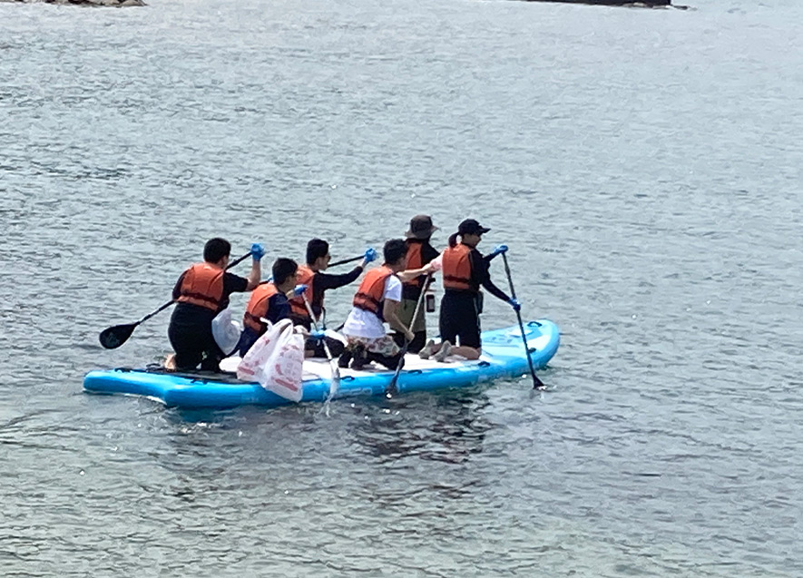 BIGSUPに乗って清掃活動へ