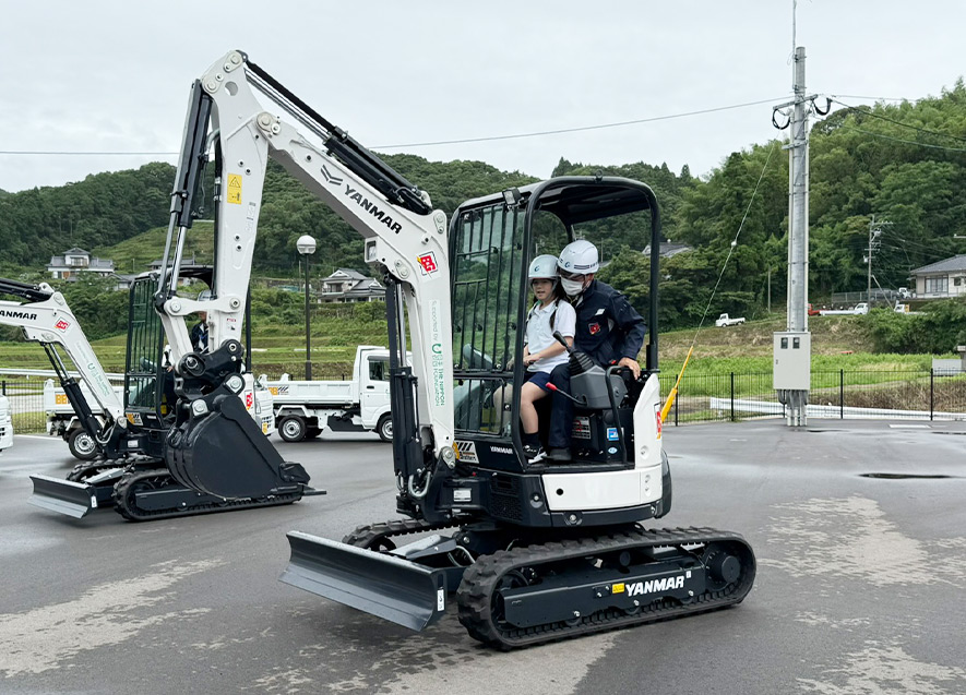 油圧ショベル体験試乗　バケット操作