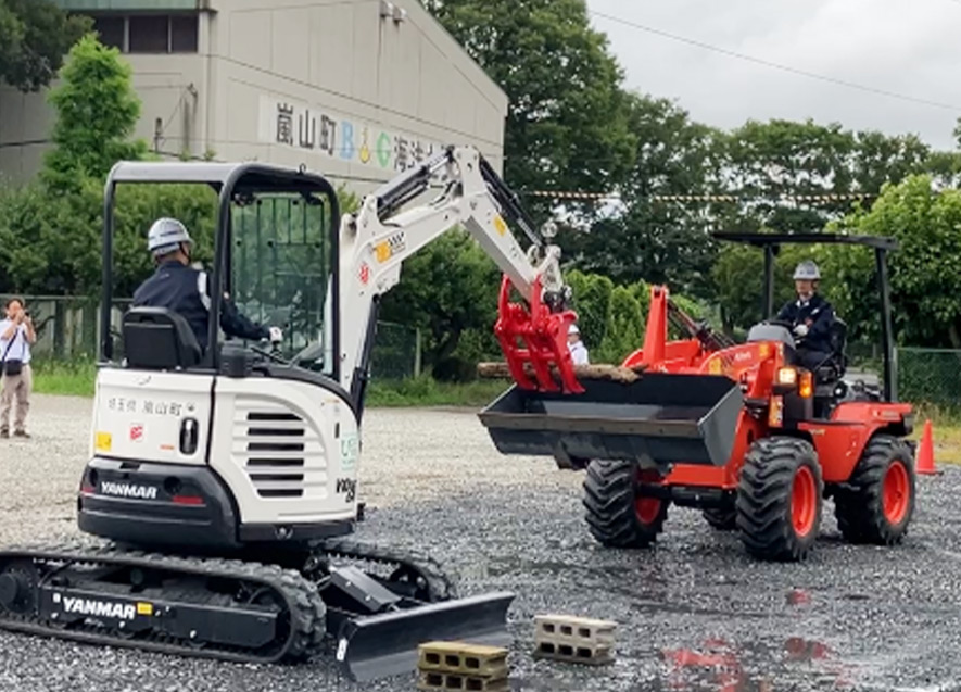 重機デモンストレーション（油圧ショベル・ホイルローダー）