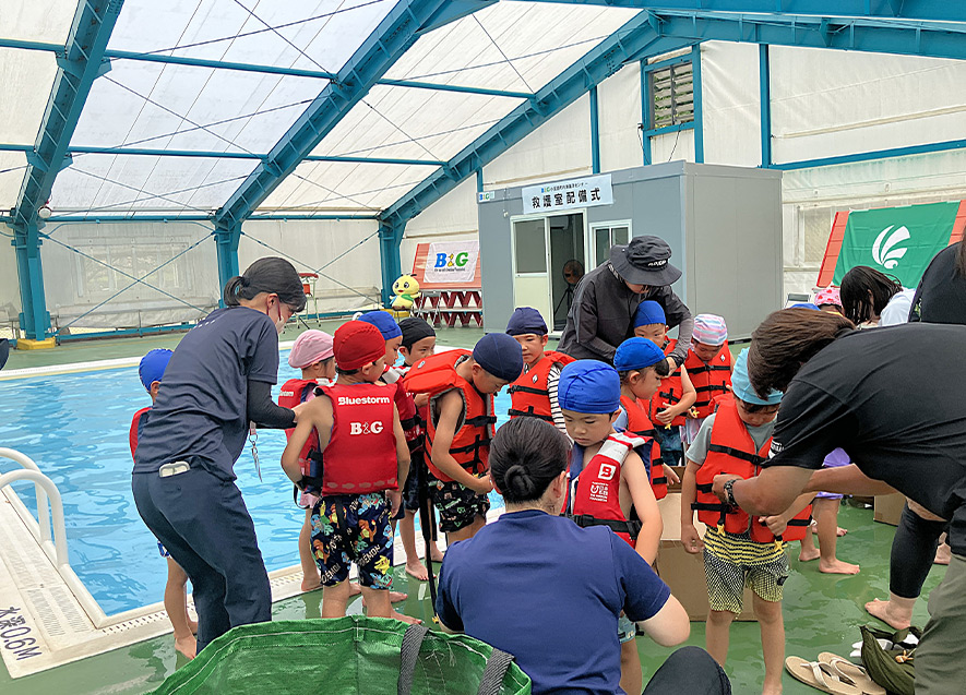 ライフジャケット着用体験