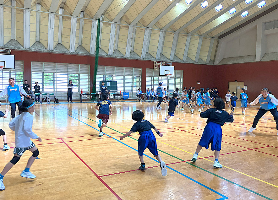  
											選手と共に熱心に練習に取り組んだ