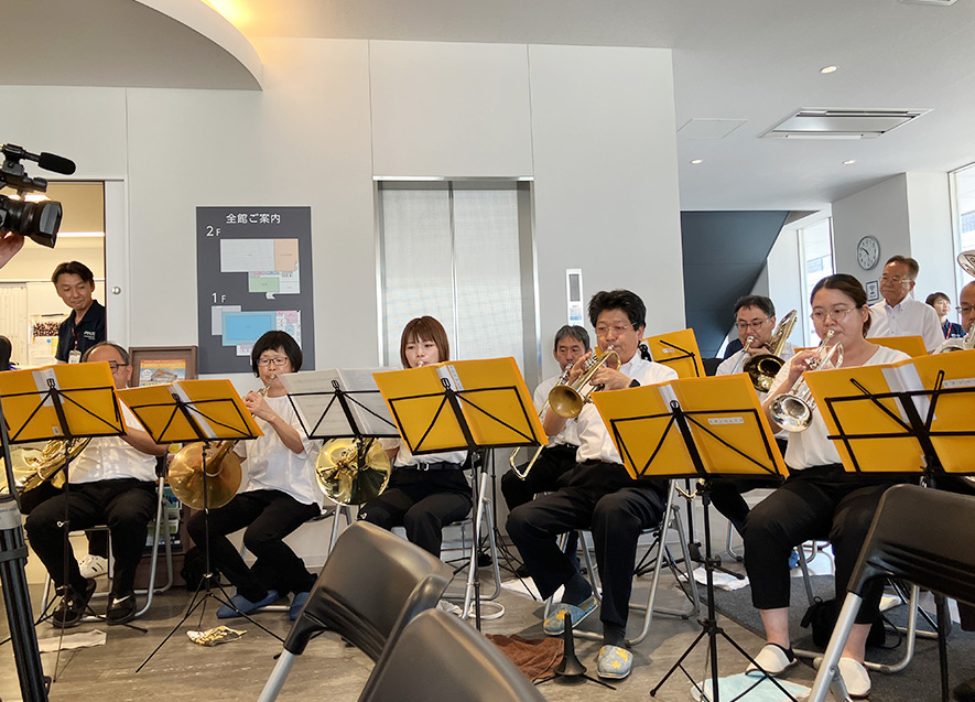府中シティオーケストラが式典に華を添えた