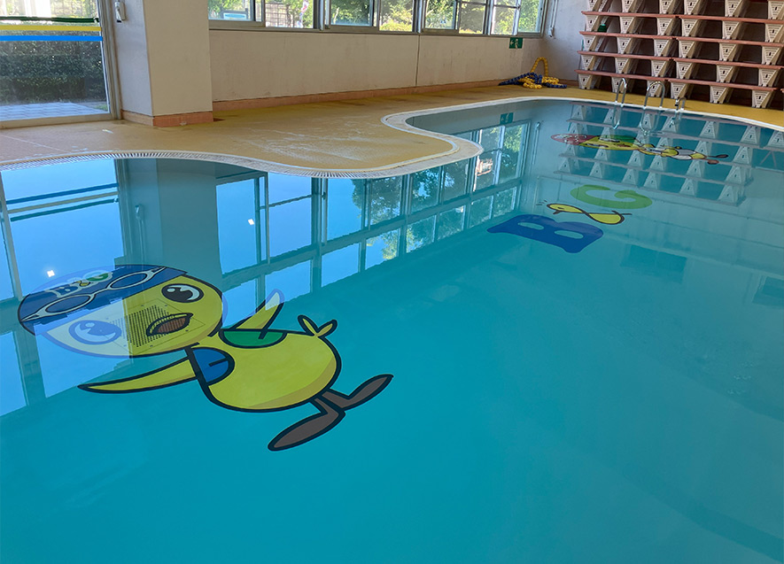 プール缶体塗装（幼児プール）