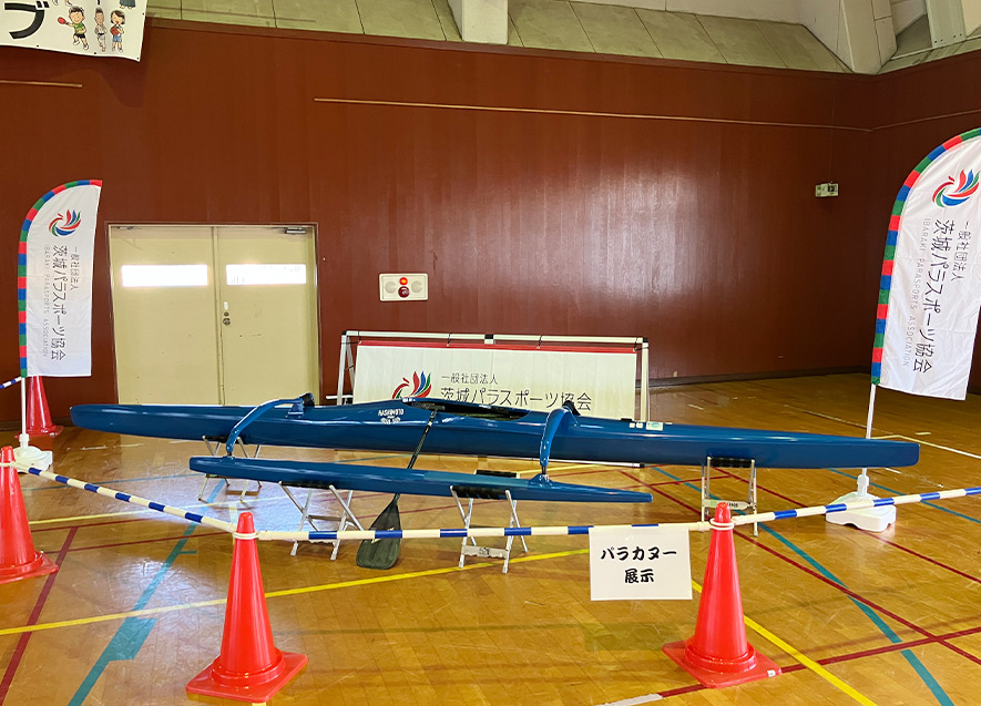 パラカヌーの競技艇