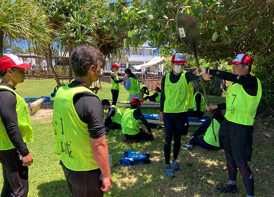 沖縄研修での「カヌー実技指導法」