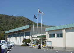 �������a���f�C�m�Z���^�[�O��