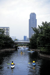 �����s���ŃJ�k�[����